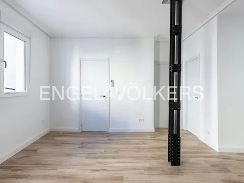 Flat in calle de Bravo Murillo - Photo 6