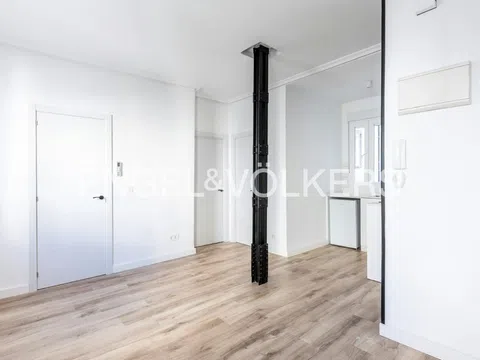 Flat in calle de Bravo Murillo - Photo 7