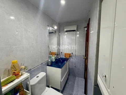 Flat in calle de Azcoitia - Photo 18