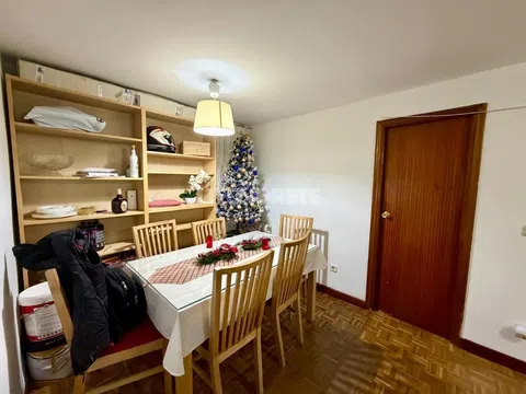 Flat in calle de Azcoitia - Photo 4