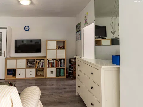 Flat - Photo 2