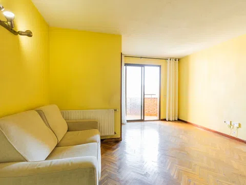 Flat in CL Santiago De Compostela - Photo 3
