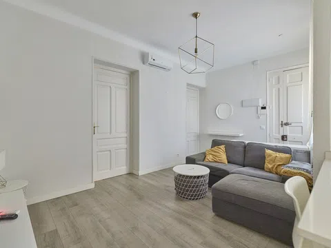 Flat in calle de Azcona, 24 - Photo 2