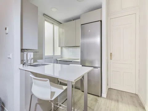 Flat in calle de Azcona, 24 - Photo 4