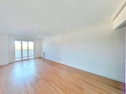 Flat - Photo 1