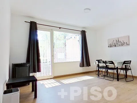 Flat - Photo 2