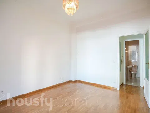 Flat in calle de Joaquín María López - Photo 5