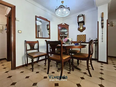 Flat in calle de Nuñomoral - Photo 2