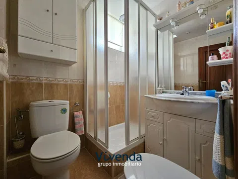 Flat in calle de Nuñomoral - Photo 15