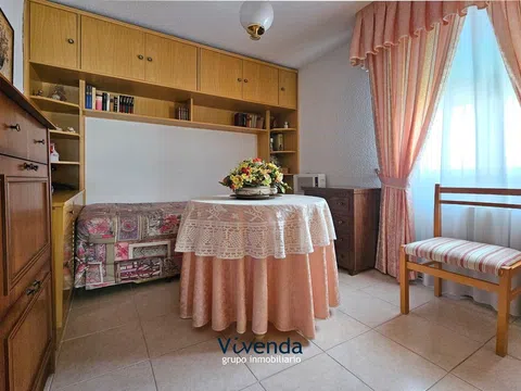 Flat in calle de Nuñomoral - Photo 16
