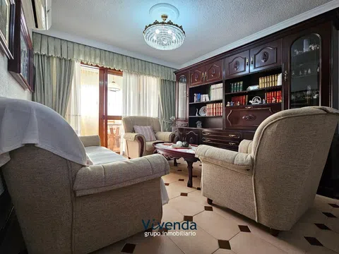 Flat in calle de Nuñomoral - Photo 4