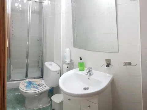 Flat in calle Lardero - Photo 8