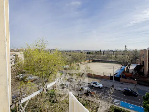 Flat in calle Lardero - Photo 9