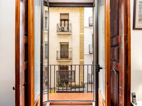 Flat in calle de la Ruda - Photo 5