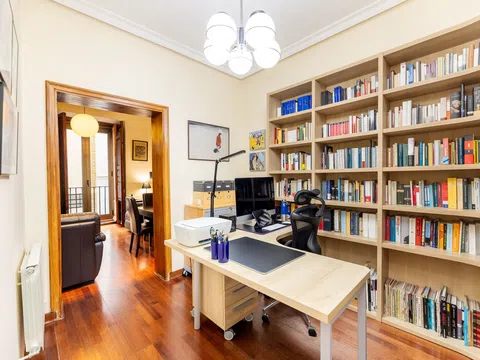 Flat in calle de la Ruda - Photo 10