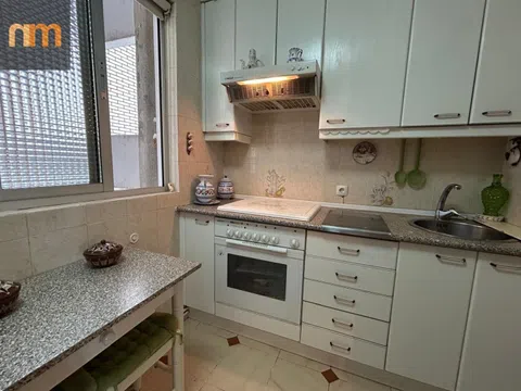 Flat in calle de Camarena - Photo 13