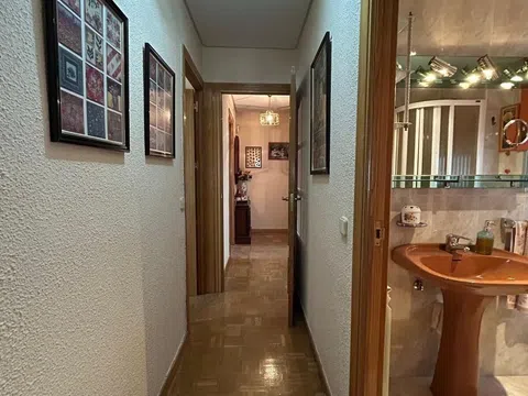 Flat in calle de Camarena - Photo 17