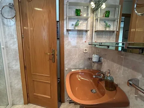 Flat in calle de Camarena - Photo 19