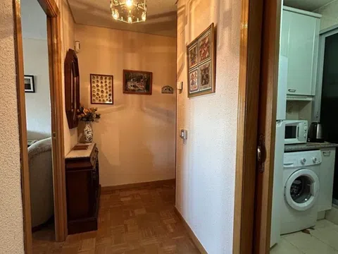 Flat in calle de Camarena - Photo 10