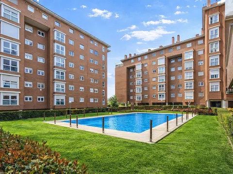 Flat in calle Burguete - Photo 1