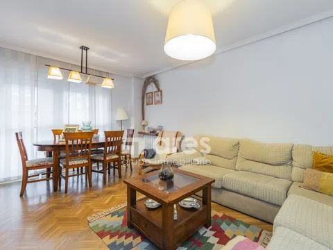 Flat in calle Burguete - Photo 2