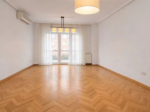 Flat in calle Burguete - Photo 4