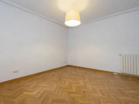 Flat in calle Burguete - Photo 8