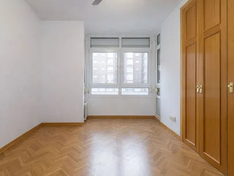 Flat in calle Burguete - Photo 10