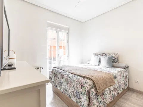 Flat in calle de la Grandeza Española - Photo 15