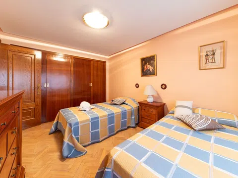 Flat in calle de Meléndez Valdés - Photo 14