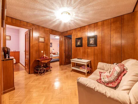 Flat in calle de Meléndez Valdés - Photo 4