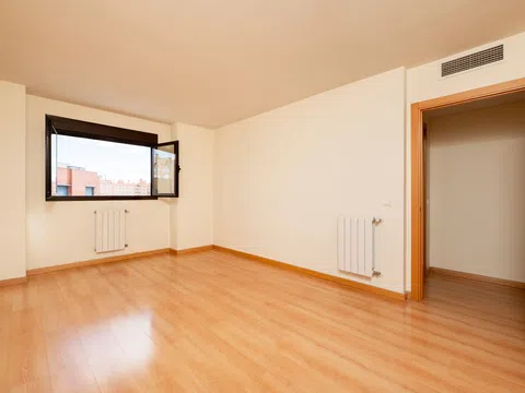 Flat in calle de Puentedey - Photo 3