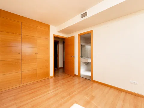 Flat in calle de Puentedey - Photo 6