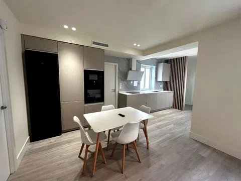 Flat in calle Alcalá - Photo 12