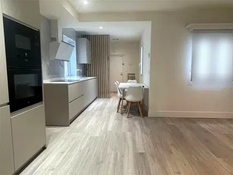Flat in calle Alcalá - Photo 19