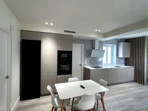 Flat in calle Alcalá - Photo 3