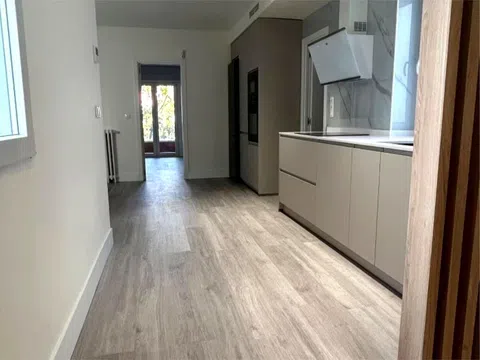 Flat in calle Alcalá - Photo 6