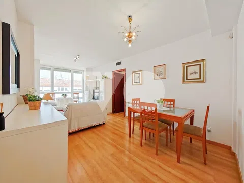 Flat in avenida de Logroño - Photo 2