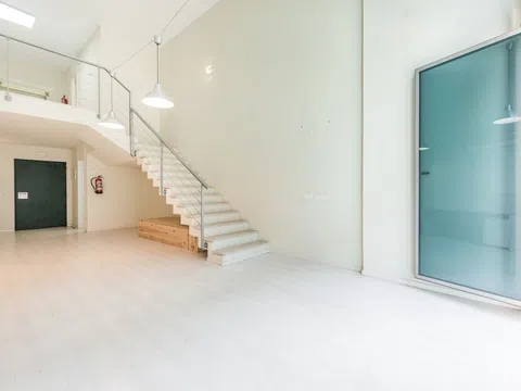 Duplex in avenida de Manoteras - Photo 3