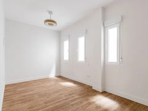 Flat in calle de María Zambrano - Photo 3