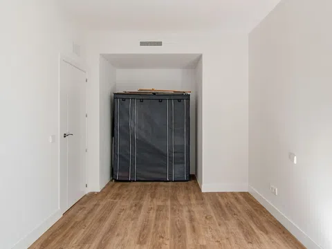 Flat in calle de María Zambrano - Photo 6