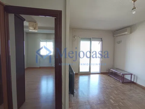 Flat in calle de Mota del Cuervo - Photo 2