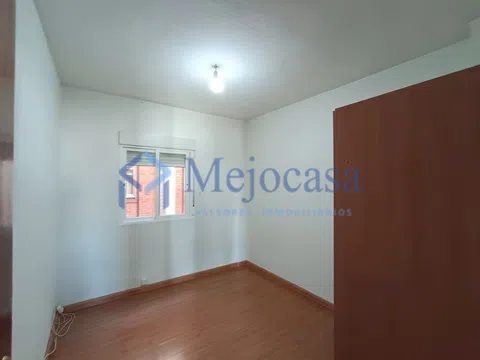 Flat in calle de Mota del Cuervo - Photo 13
