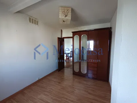 Flat in calle de Mota del Cuervo - Photo 9