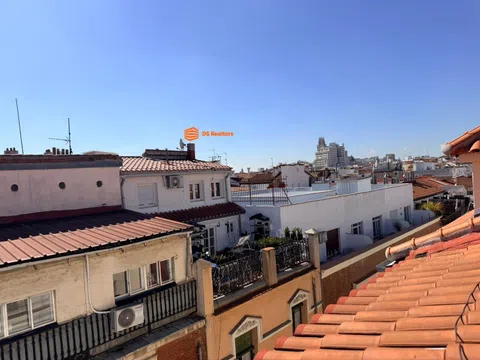 Studio in calle de Piamonte - Photo 14