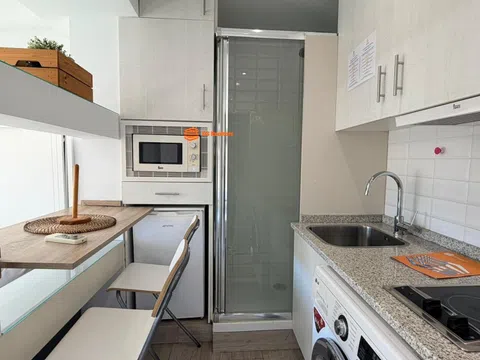 Studio in calle de Piamonte - Photo 7