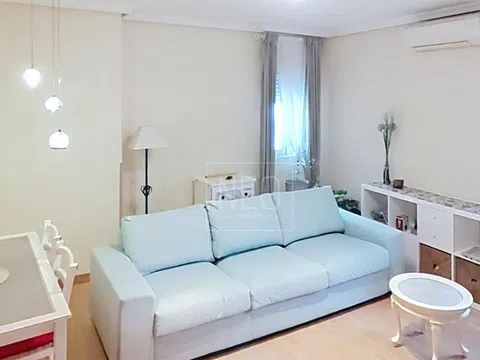 Flat in calle de Víctor Manuel III - Photo 1
