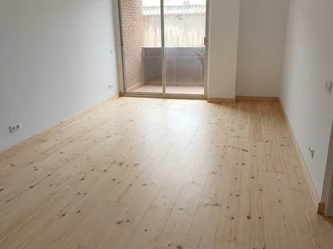 Flat - Photo 1