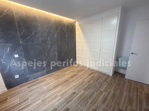 Flat in calle de Tánger - Photo 4
