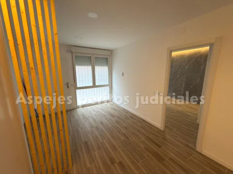 Flat in calle de Tánger - Photo 8